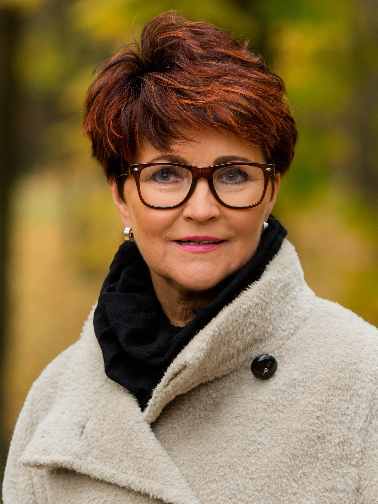 Nie brak Jolancie Kwaśniewskiej odwagi do fryzjerskich eksperymentów, zabaw stylem, mieszania elegancji z bardziej codziennymi strojami. Nie brak Jolancie Kwaśniewskiej odwagi do fryzjerskich eksperymentów, zabaw stylem, mieszania elegancji z bardziej codziennymi strojami.
