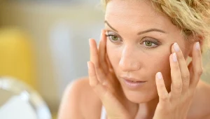 Pozbędziesz się przebarwień i zyskasz nawilżoną cerę. Tę maseczkę przygotujesz w kilka minut