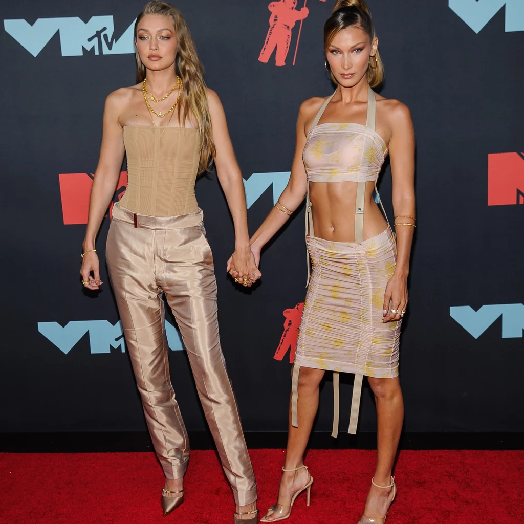 Gigi i Bella Hadid wybrały podobne stylizacje  