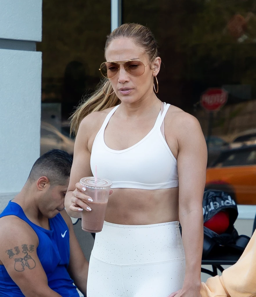 Jennifer Lopez regularnie chodzi na siłownię