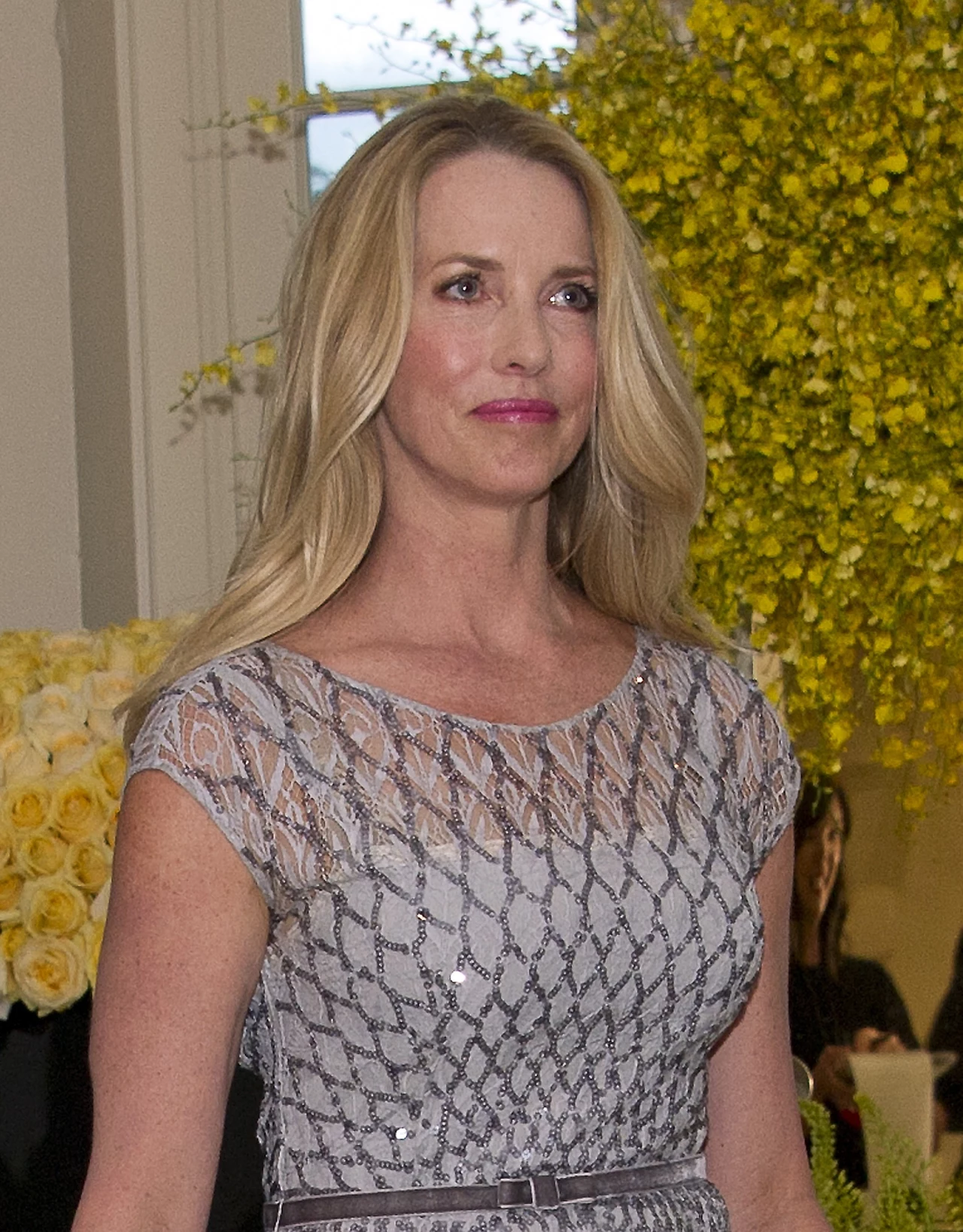Laurene Powell Jobs to amerykańska bizneswoman oraz założycielka organizacji Emerson Collective. Laurene to wdowa po Stevie Jobsie i dziedziczka jego fortuny, którą szacuje się na 20 bilionów dolarów. Obecnie jest w związku z burmistrzem Waszyngtonu Adrianem Fenty. Laurene Powell Jobs to amerykańska bizneswoman oraz założycielka organizacji Emerson Collective. Laurene to wdowa po Stevie Jobsie i dziedziczka jego fortuny, którą szacuje się na 20 bilionów dolarów. Obecnie jest w związku z burmistrzem Waszyngtonu Adrianem Fenty.