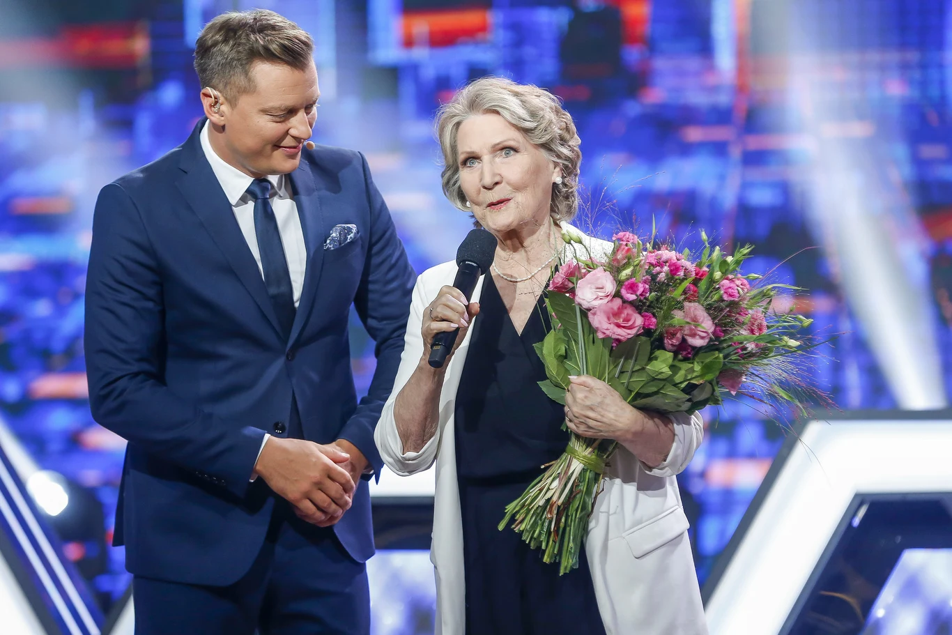 Irena Santor z prowadzącym program "Jaka to melodia?" Rafałem Brzozowskim