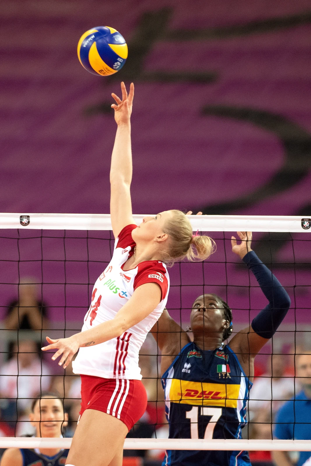 To było czwarte zwycięstwo podopiecznych trenera Jacka Nawrockiego w europejskim czempionacie. W grupie uległy jednie 2:3 Belgii. Wcześniej w łódzkiej Atlas Arenie wygrały bez straty seta ze Słowenią i Portugalią oraz Ukrainą (3:1). Włoszki z czterema wygranymi i jedną porażką zajęły pierwsze miejsce w tabeli gr. B.