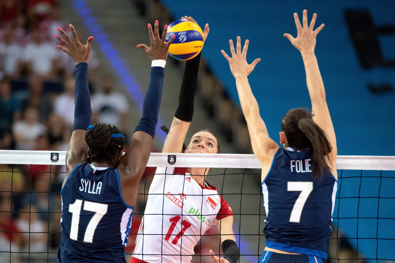 To było czwarte zwycięstwo podopiecznych trenera Jacka Nawrockiego w europejskim czempionacie. W grupie uległy jednie 2:3 Belgii. Wcześniej w łódzkiej Atlas Arenie wygrały bez straty seta ze Słowenią i Portugalią oraz Ukrainą (3:1). Włoszki z czterema wygranymi i jedną porażką zajęły pierwsze miejsce w tabeli gr. B.