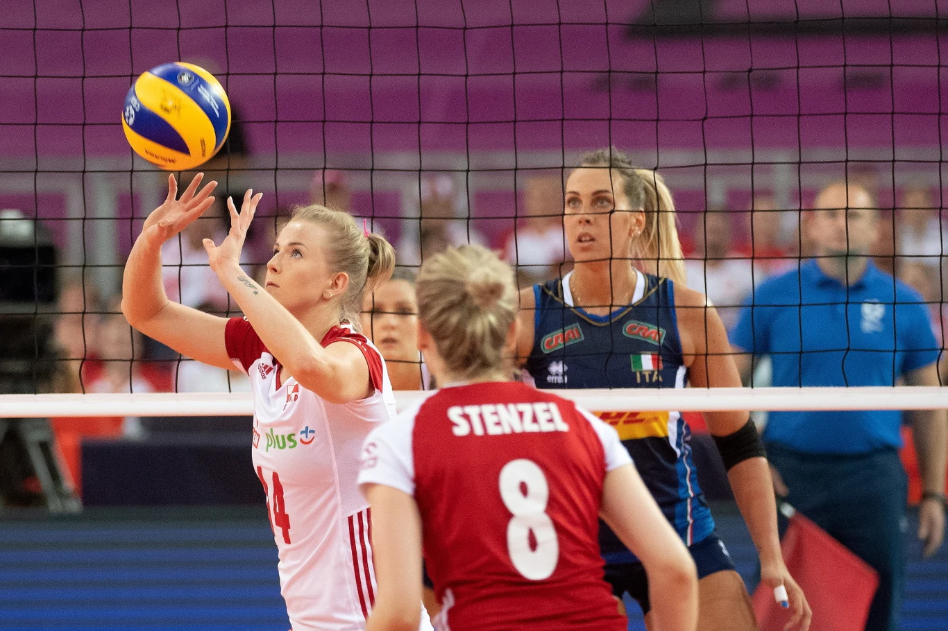 To było czwarte zwycięstwo podopiecznych trenera Jacka Nawrockiego w europejskim czempionacie. W grupie uległy jednie 2:3 Belgii. Wcześniej w łódzkiej Atlas Arenie wygrały bez straty seta ze Słowenią i Portugalią oraz Ukrainą (3:1). Włoszki z czterema wygranymi i jedną porażką zajęły pierwsze miejsce w tabeli gr. B.