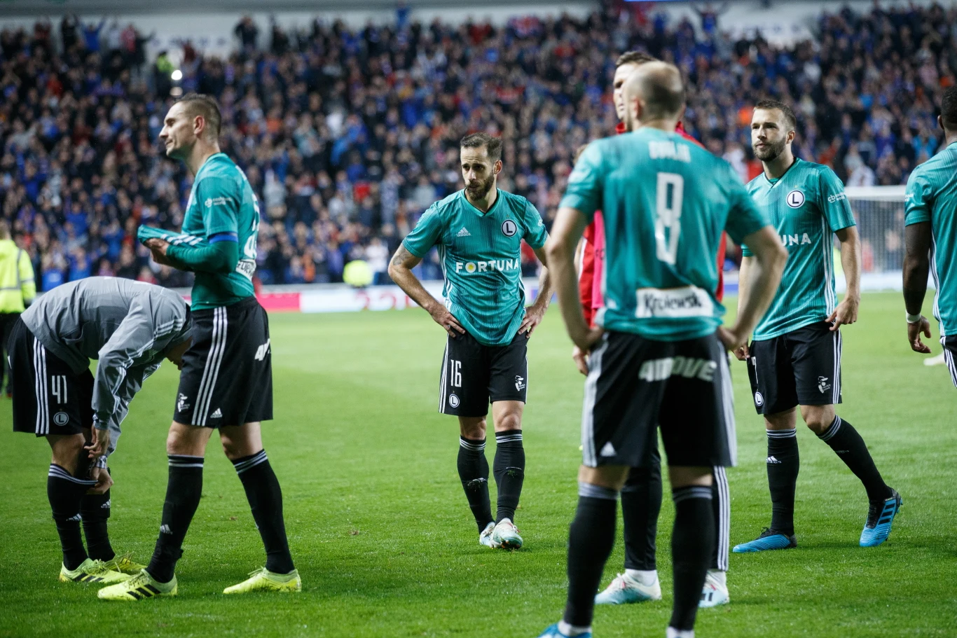 Piłkarze Legii załamani po przegranym meczu