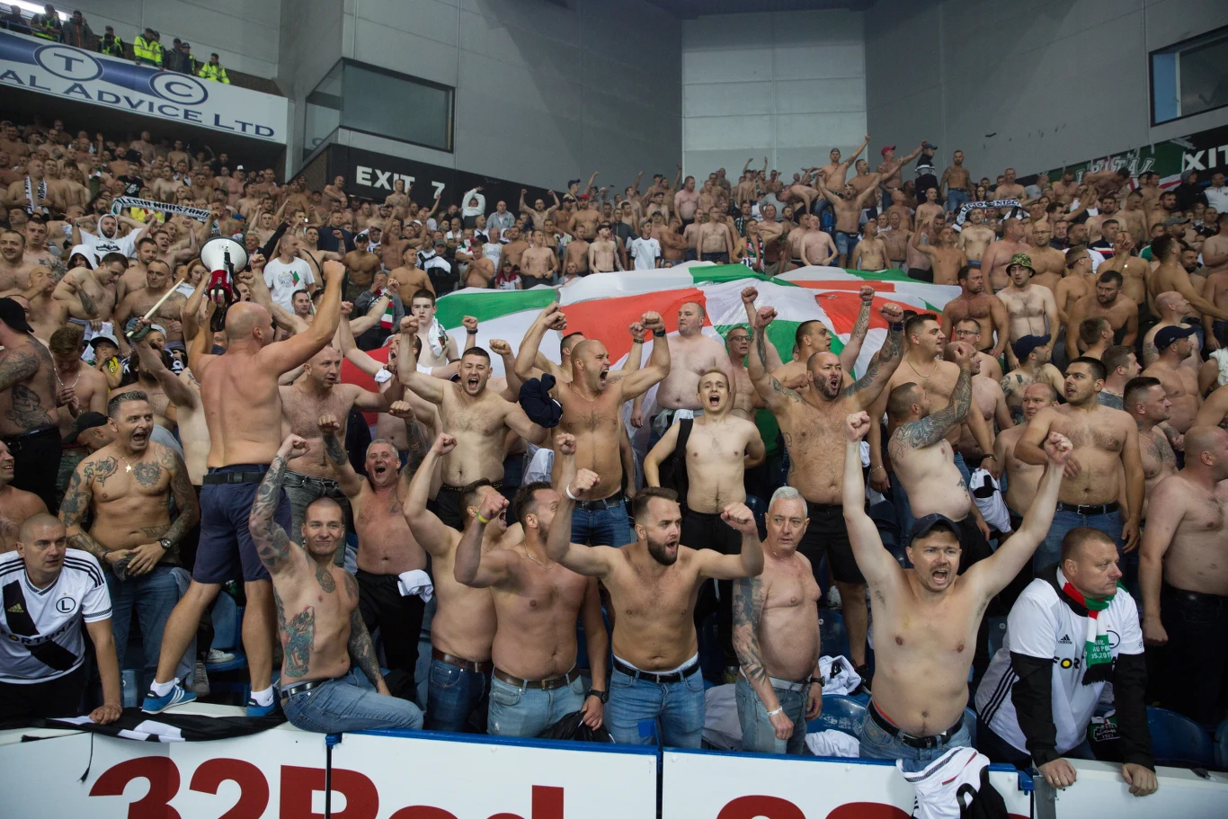 Fani Legii na meczu w Glasgow