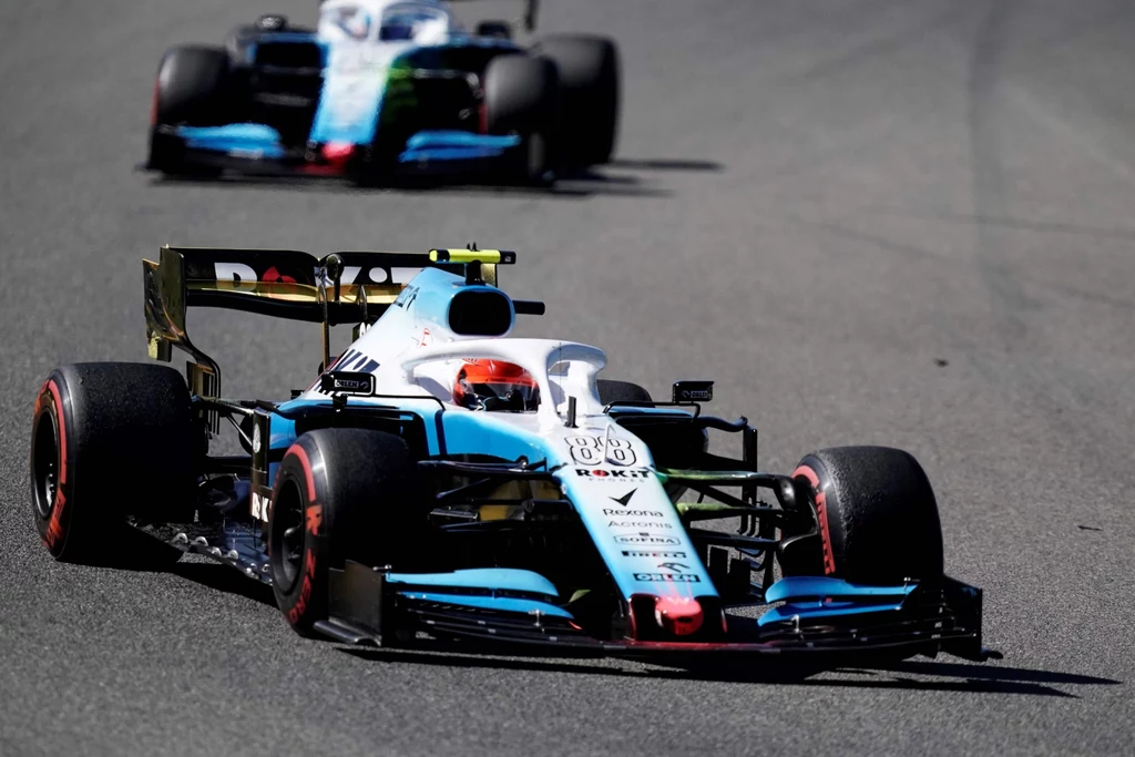 W Williamsie niestety wszystko po staremu. Robert Kubica wciąż zamyka stawkę W Williamsie niestety wszystko po staremu. Robert Kubica wciąż zamyka stawkę