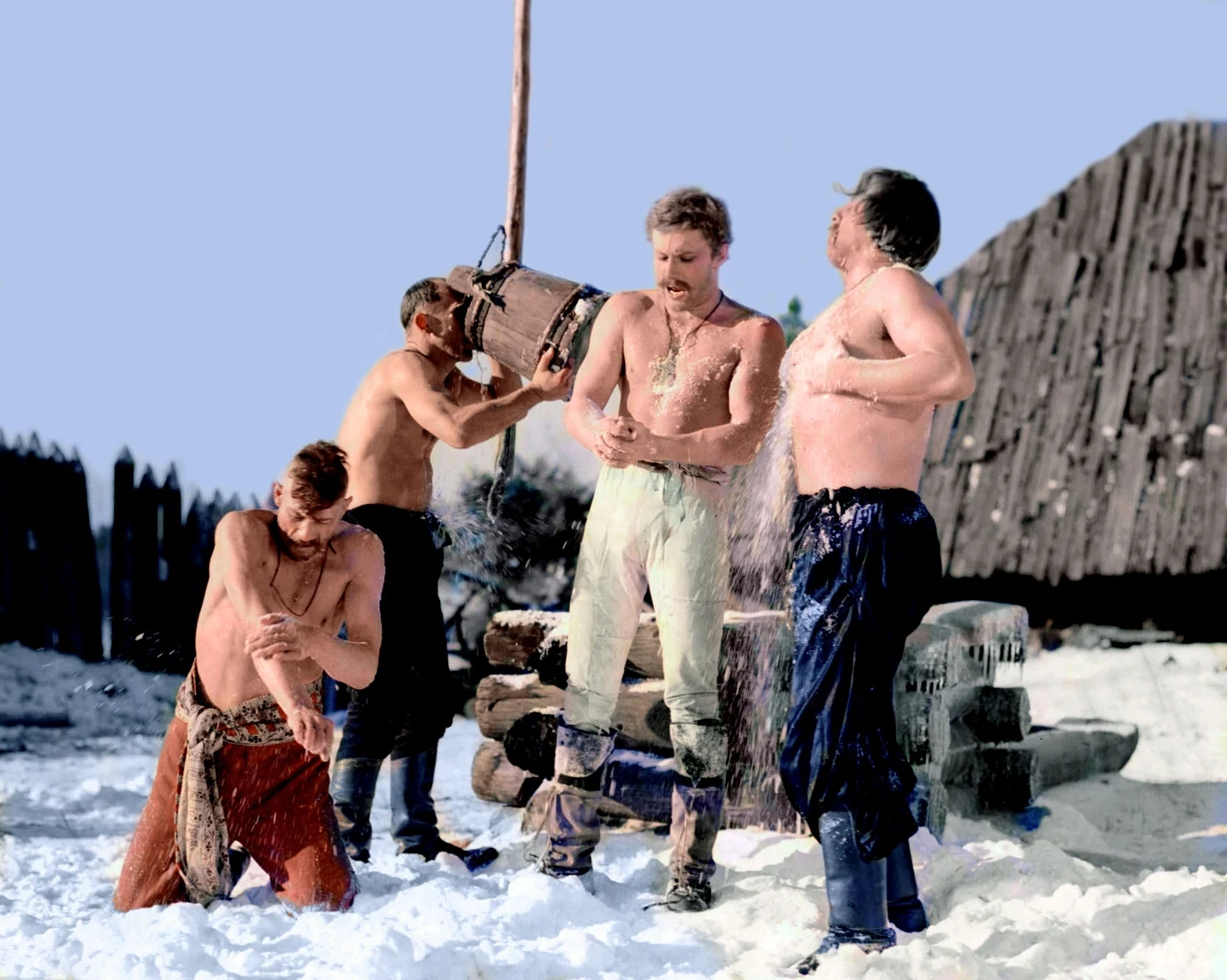 "Interesującą i niebanalną" nazwał z kolei ekranizację Hoffmana Jan Józef Szczepański w "Tygodniku Powszechnym". "Z jednej strony cechuje ją duża wierność literackiemu tekstowi, z drugiej zaskakująca świeżość wizji" - pisał JJS, a Aleksander Ledóchowski na łamach 'Kina" dodawał, że "można z satysfakcją powiedzieć, że udał się ten film Hoffmanowi".