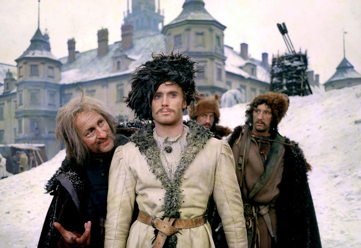 Ale wysiłek filmowców mogła nieoczekiwanie zniweczyć burza, jaką rozpętały dwie decyzje obsadowe Hoffmana - powierzenie roli Kmicica Danielowi Olbrychskiemu (grającego w "Panu Wołodyjowskim" Azję Tuhajbejowicza), zaś roli Oleńki - Małgorzacie Braunek. 