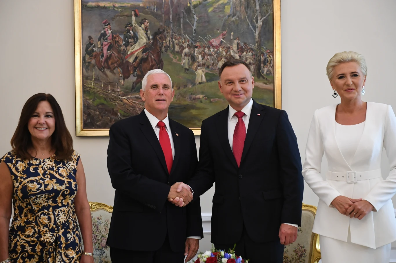 Po spotkaniu oraz wspólnych rozmowach obu delegacji rozpoczęła się konferencja prasowa przywódców. Po spotkaniu oraz wspólnych rozmowach obu delegacji rozpoczęła się konferencja prasowa przywódców.