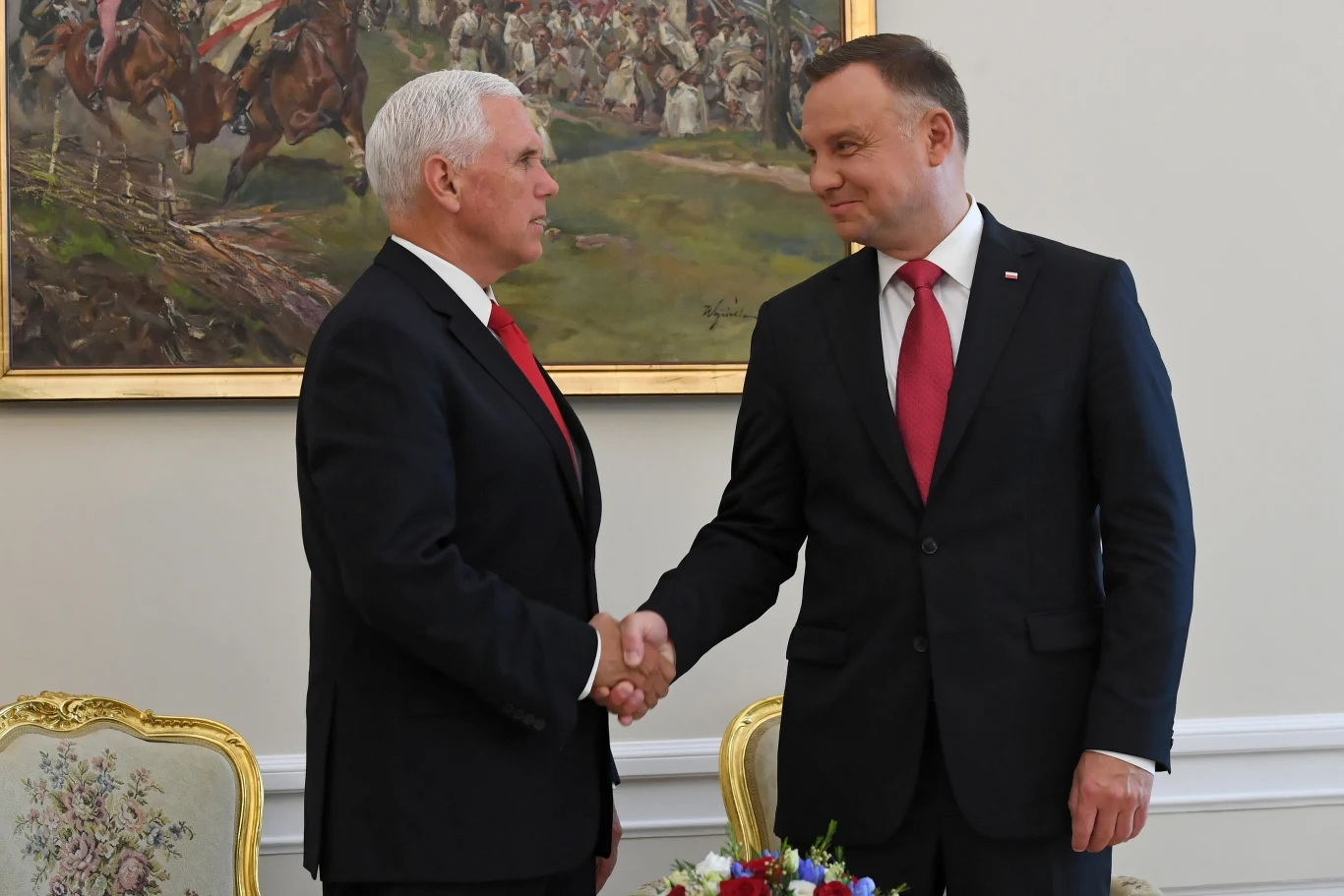 Dopytywano go, czy te tematy pojawiły się w rozmowie z polskim prezydentem. Dopytywano go, czy te tematy pojawiły się w rozmowie z polskim prezydentem.