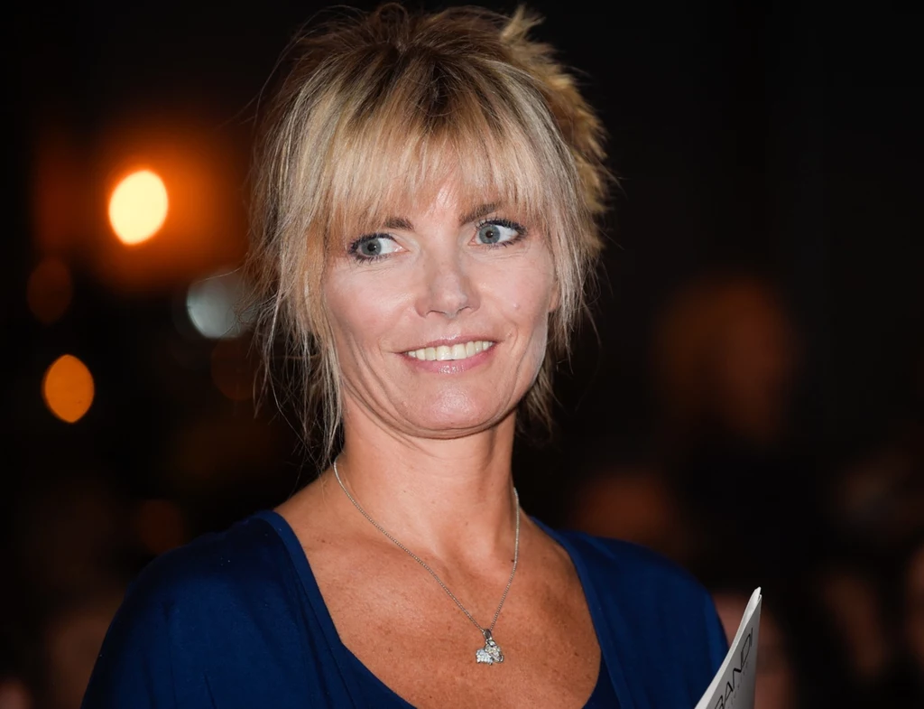 Małgorzata Lewińska, która popularność zdobyła dzięki serialowi „Lokatorzy”, nie planowała dużej rodziny. Pierwsze dziecko – Nastkę – urodziła, gdy była studentką i żoną dziennikarza Krzysztofa Fausette. Niestety, ten związek rozpadł się bardzo szybko. Sześć lat później na świat przyszła Helena – owoc miłości aktorki i fotografa Bartosza Mireckiego. Nieoczekiwanie, w 2013 roku okazało się, że Lewińska znowu jest w ciąży. W wieku 42 lat urodziła bliźniaki: Antoniego i Franciszka. Małgorzata Lewińska, która popularność zdobyła dzięki serialowi „Lokatorzy”, nie planowała dużej rodziny. Pierwsze dziecko – Nastkę – urodziła, gdy była studentką i żoną dziennikarza Krzysztofa Fausette. Niestety, ten związek rozpadł się bardzo szybko. Sześć lat później na świat przyszła Helena – owoc miłości aktorki i fotografa Bartosza Mireckiego. Nieoczekiwanie, w 2013 roku okazało się, że Lewińska znowu jest w ciąży. W wieku 42 lat urodziła bliźniaki: Antoniego i Franciszka.