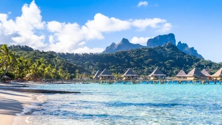 Jakie wyspy uznawane są za najpiękniejsze na świecie? Wśród nich z pewnością wymienia się malowniczą wyspę Bora-Bora.