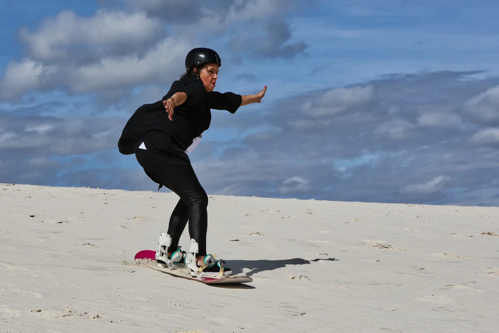 Zobacz zdjęcia z pierwszego odcinka programu "Starsza pani musi fiknąć" z udziałem Dawida Kwiatkowskiego i jego mamy