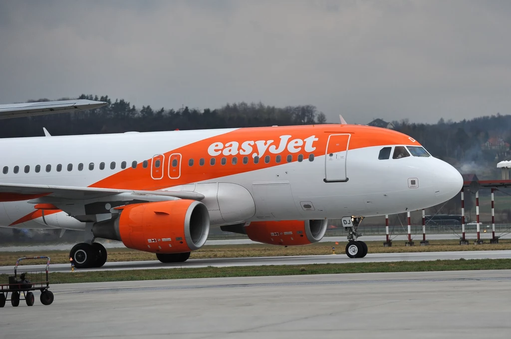Samolot linii lotniczych easyJet Samolot linii lotniczych easyJet