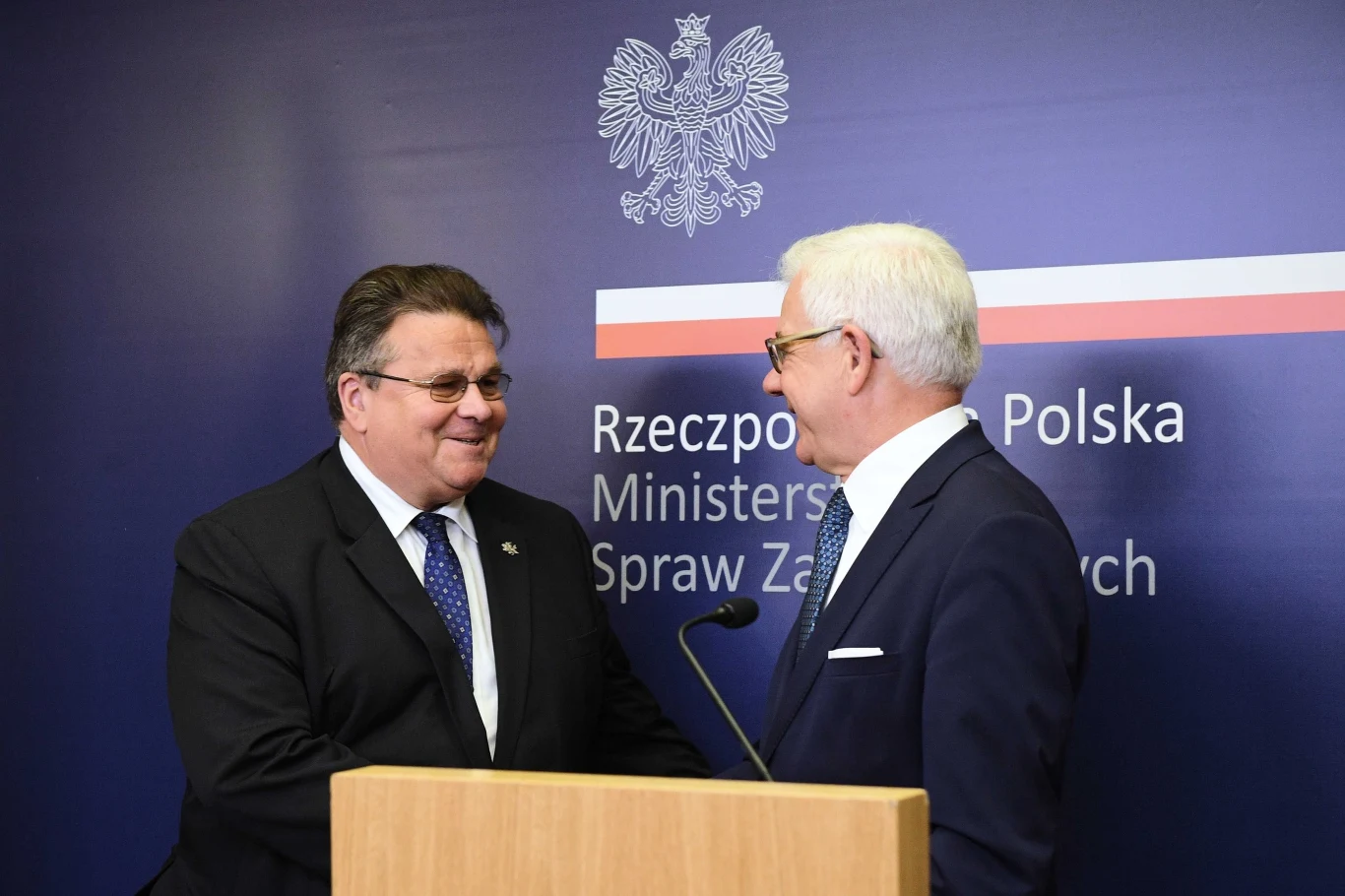 Ministrowie spraw zagranicznych, Litwy Linas Linkevicius (L) i Polski Jacek Czaputowicz (P) podczas konferencji prasowej w Warszawie, 05.09.2019. Ministrowie spraw zagranicznych, Litwy Linas Linkevicius (L) i Polski Jacek Czaputowicz (P) podczas konferencji prasowej w Warszawie, 05.09.2019.