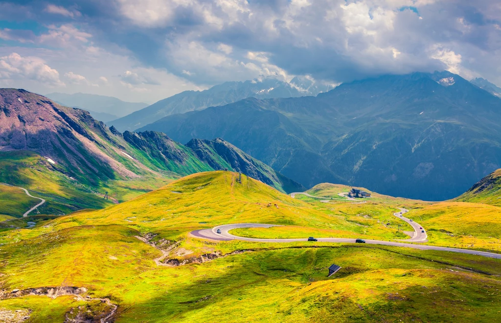 W Karyntii na wędrowców czekają setki kilometrów szlaków. Najbardziej znany Alpe-Adria-Trail ciągnie się ponad 750 km, od najwyższego szczytu Austrii, Grossglockner (3798 m n.p.m.), przez Słowenię, aż do Triestu nad morzem. W Karyntii na wędrowców czekają setki kilometrów szlaków. Najbardziej znany Alpe-Adria-Trail ciągnie się ponad 750 km, od najwyższego szczytu Austrii, Grossglockner (3798 m n.p.m.), przez Słowenię, aż do Triestu nad morzem.
