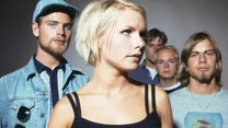 Nina Persson swoją przygodę z muzyką rozpoczęła w zespole The Cardigans na początku lat 90. XX wieku. Wokalistka jest nieodłącznym elementem składu, który z przerwami działa od 1992 roku. 