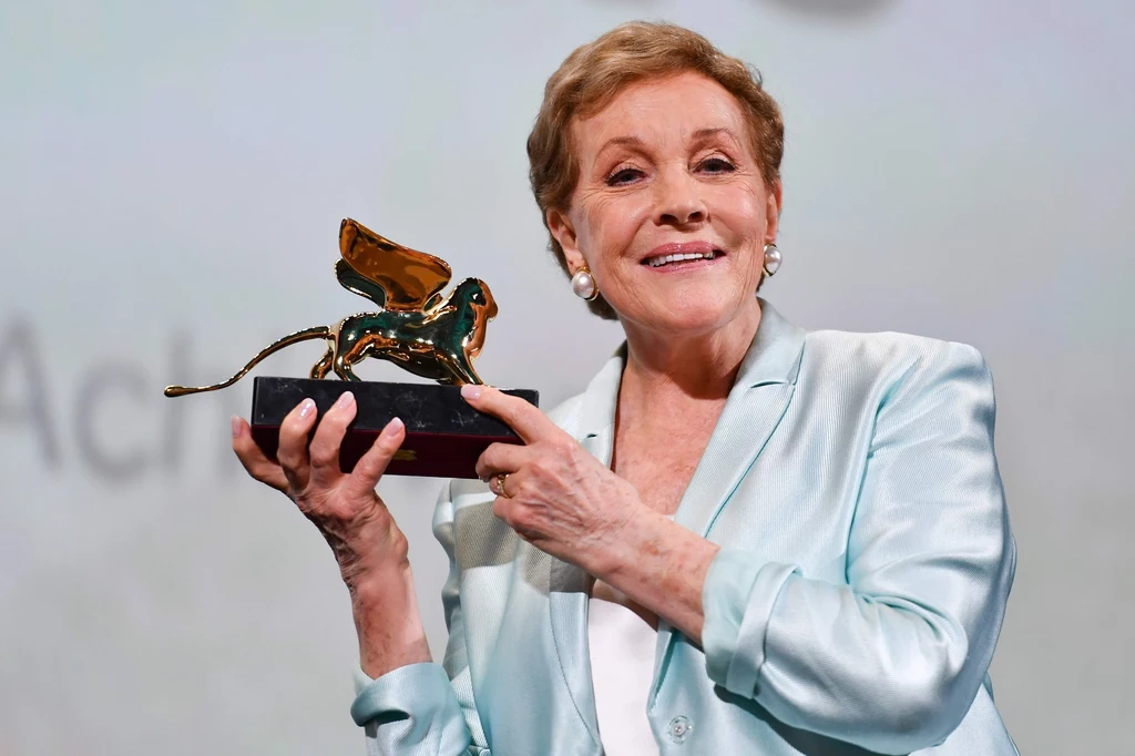 Julie Andrews otrzymała w poniedziałek w Wenecji nagrodę Złotego Lwa za całokształt twórczości