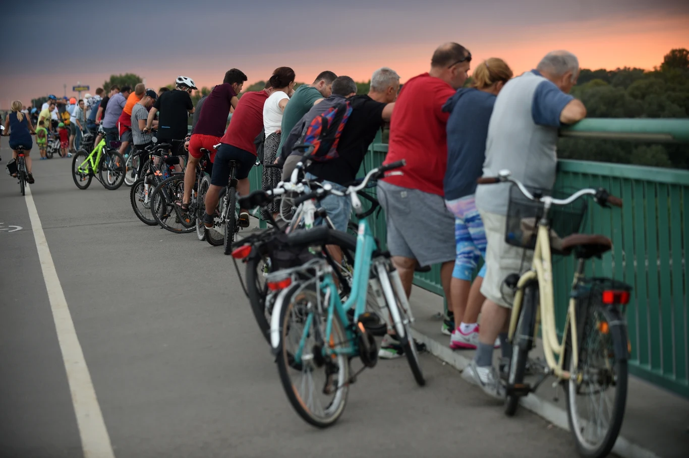 W wyniku awarii dwóch kolektorów odprowadzających ścieki z lewobrzeżnej Warszawy do oczyszczalni "Czajka", do których doszło w miniony wtorek i środę (27–28 września) do Wisły są zrzucane nieczystości. 