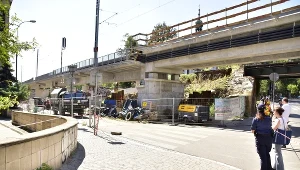 Bomby znaleźli robotnicy podczas prac przy budowie nasypu kolejowego w rejonie ulic Blich i Kopernika w centrum Krakowa