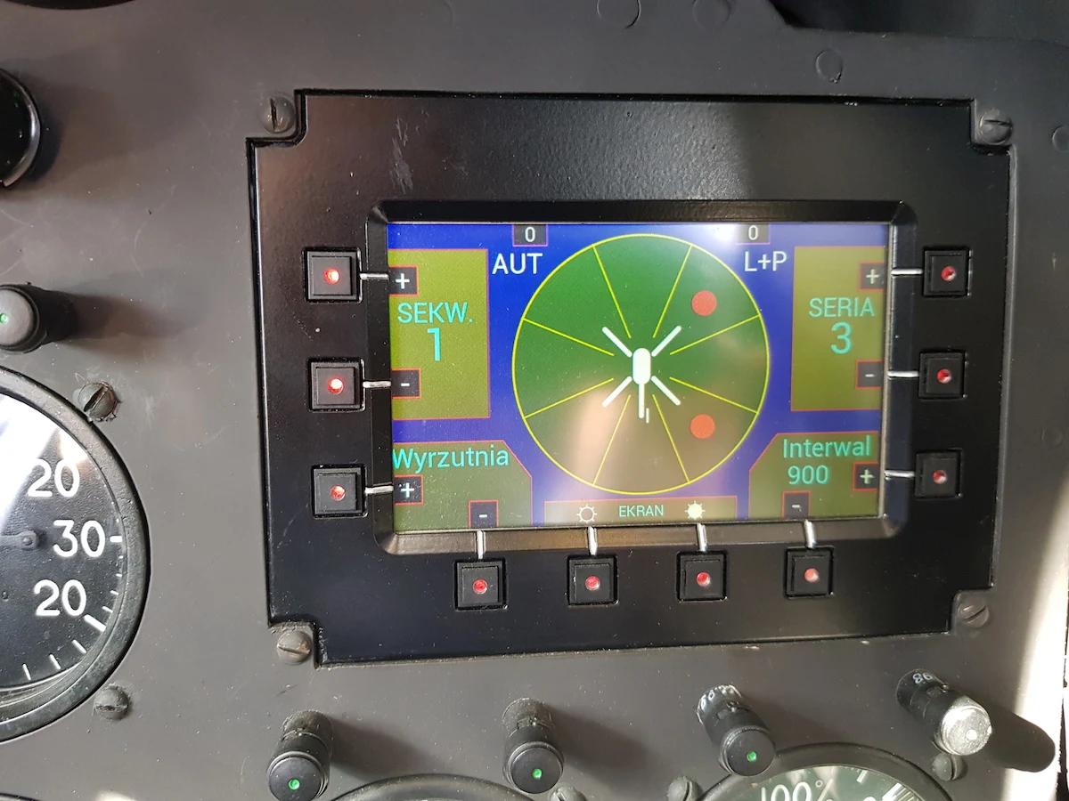 Nowy ekran wyświetlający ostrzeżenia o opromieniowaniu śmigłowca wiązką radarową Nowy ekran wyświetlający ostrzeżenia o opromieniowaniu śmigłowca wiązką radarową