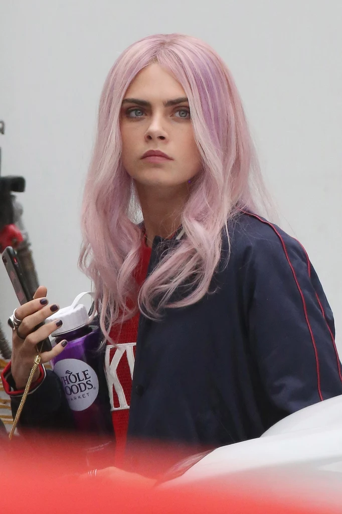 Cara Delevingne jest brytyjską modelką. Dała się poznać również jako dobra aktorka, występując m.in w filmie: "Legion Samobójców"