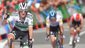 Sam Bennett zwycięża w Oviedo