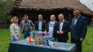 "Rolnik szuka żony 6": Marta Manowska przywiozła listy. Kto otrzymał ich najwięcej? / fot. z oficjalnego profilu programu na Facebooku