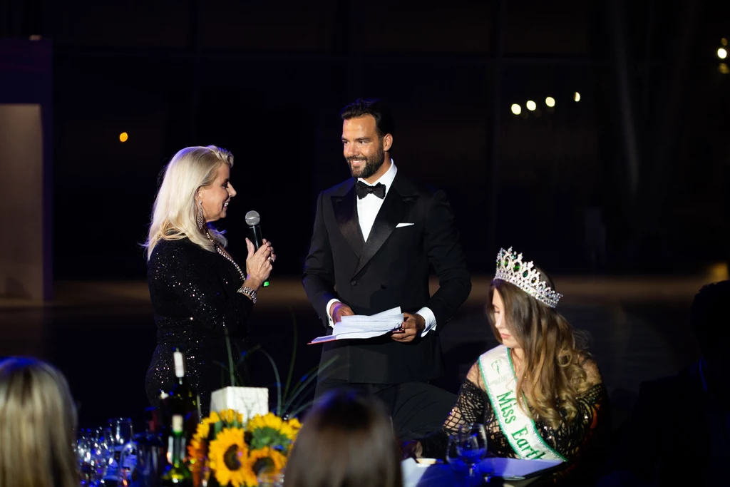Organizatorką polskiej edycji wydarzenia jest Francys Barraza-Sudnicka, reprezentantka Polski w konkursie Miss Earth 2006, a galę poprowadził Conrad Moreno. Organizatorką polskiej edycji wydarzenia jest Francys Barraza-Sudnicka, reprezentantka Polski w konkursie Miss Earth 2006, a galę poprowadził Conrad Moreno.