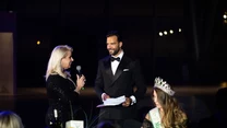 Organizatorką polskiej edycji wydarzenia jest Francys Barraza-Sudnicka, reprezentantka Polski w konkursie Miss Earth 2006, a galę poprowadził Conrad Moreno.