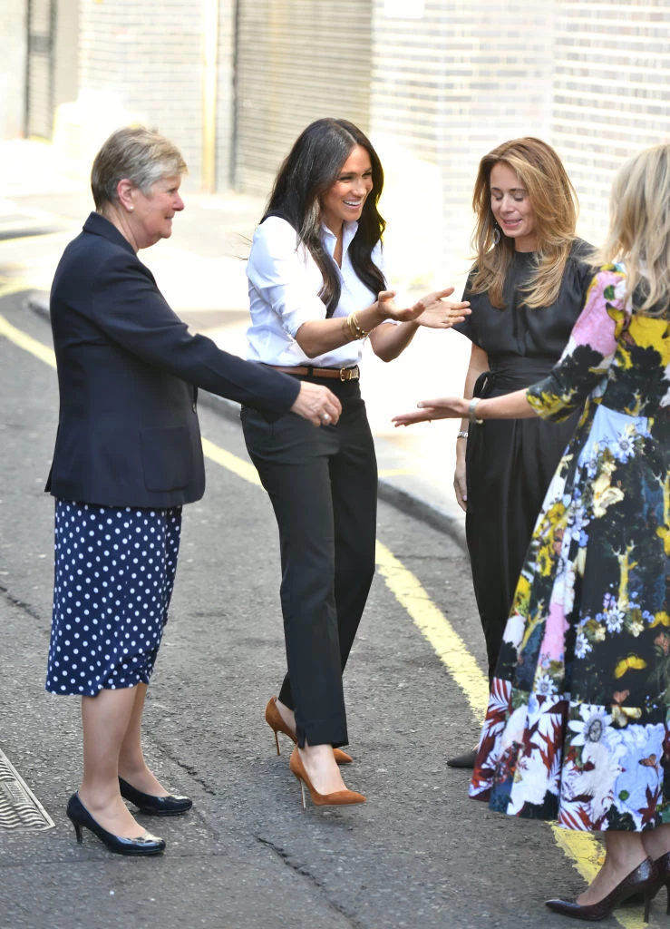 Księżna Meghan na premierze swojej kapsułowej kolekcji ubrań na Oxford Street w Londynie Księżna Meghan na premierze swojej kapsułowej kolekcji ubrań na Oxford Street w Londynie