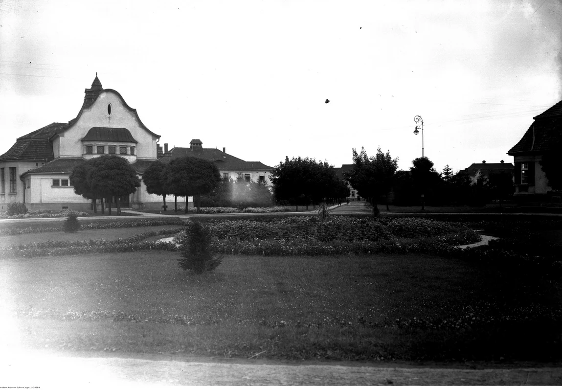 Szpital im. dr. Józefa Babińskiego w Kobierzynie. Budynek teatru. Sierpień 1927