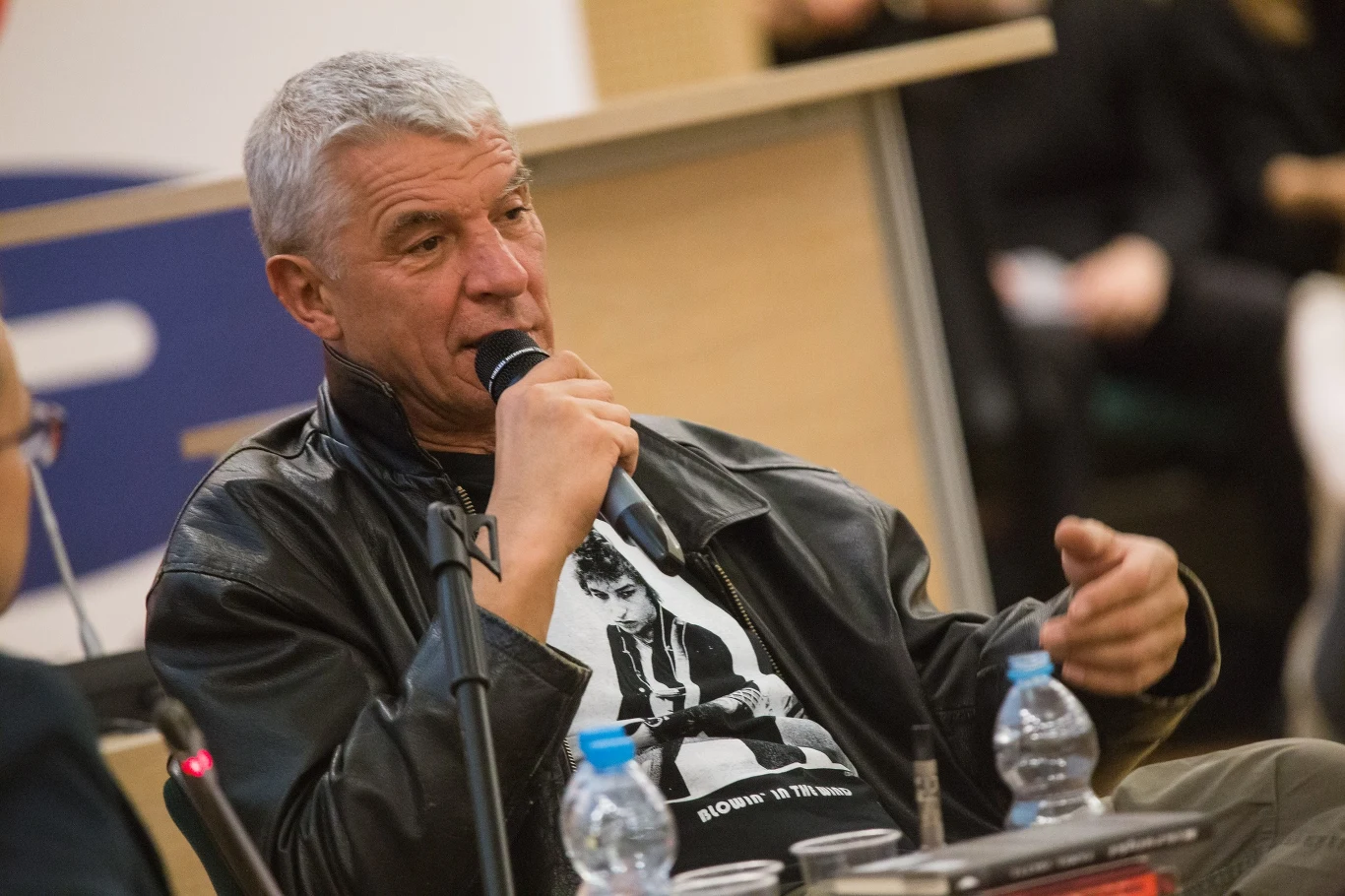 Andrzej Stasiuk nagrał teledysk z grupą Haydamaky Andrzej Stasiuk nagrał teledysk z grupą Haydamaky