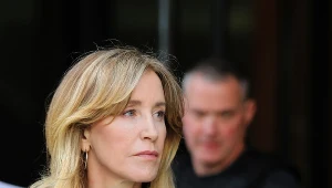 Felicity Huffman ma zgłosić się do zakładu karnego 25 października, fot. Pat Greenhouse/The Boston Globe