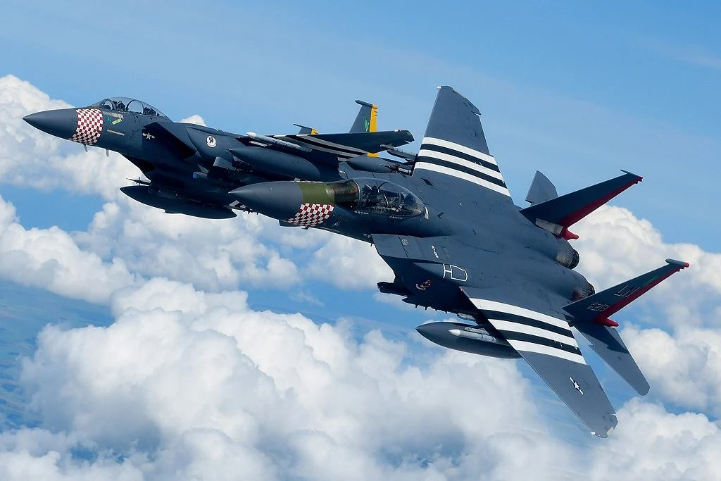 F-15 maszyny należące do 492 Dywizjonu Myśliwskiego w malowaniu rocznicowym F-15 maszyny należące do 492 Dywizjonu Myśliwskiego w malowaniu rocznicowym
