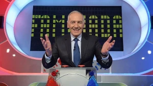 Karol Strasburger od 25 lat prowadzi "Familiadę", fot. z oficjalnego profilu programu na Facebooku