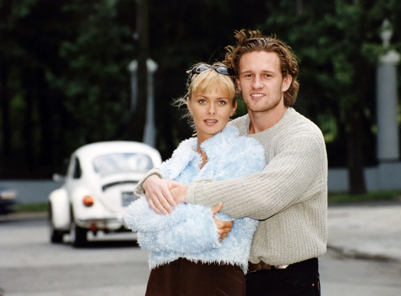 Od lat za granicą świetnie radzi sobie Izabella Scorupco - piękna Helena z „Ogniem i mieczem” w reż. Jerzego Hoffmana. Już jako siedemnastolatka zagrała w szwedzkim melodramacie „Tylko my umiemy tak kochać”. Pracowała też jako modelka i piosenkarka, jednak przełomem w jej karierze była rola Natalii Simonowej u boku Pierce’a Brosnana w filmie o przygodach Jamesa Bonda „GoldenEye”. Dziś Scorupco pojawia się zarówno w szwedzkich, jak i amerykańskich produkcjach. Prywatnie jest mamą dwójki dzieci i partnerką miliardera Karla Rosengrena.