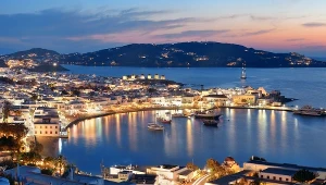 Zdaniem Greków i turystów Mykonos stała się "placem rozrywki bogatych influencerów". 