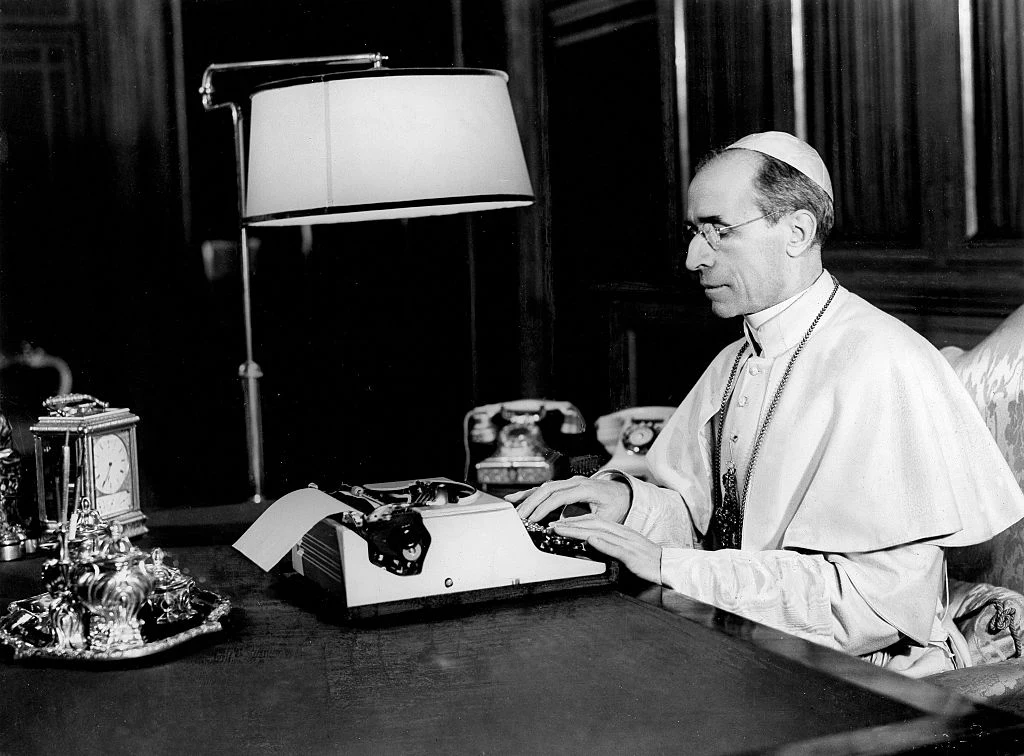 W 1940 roku Pius XII potajemnie ostrzegł Belgię, Francję i Wielką Brytanię przed niemieckim atakiem