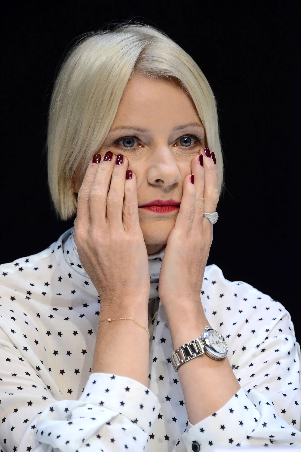 Zegarek w męskim wydaniu zawsze jest mile widzianym dodatkiem. Jak waszym zdaniem prezentuje się Małgorzata Kożuchowska? Zegarek w męskim wydaniu zawsze jest mile widzianym dodatkiem. Jak waszym zdaniem prezentuje się Małgorzata Kożuchowska?