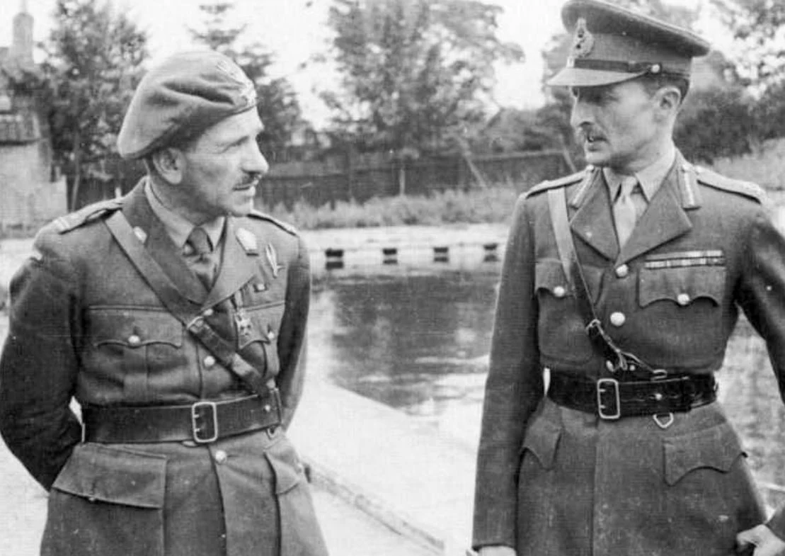 Brytyjczycy wykorzystali to, że jeszcze podczas przygotowań do operacji Sosabowski krytykował brytyjskie dowództwo. Krytyka wzmogła się, kiedy z winy nieudolnego planowania stracił 23 procent stanu jednostki. Brytyjczycy w osobie Montgomery’ego uznali, że jest to niedopuszczalna krytyka brytyjskiego marszałka i generałów. Browning napisał raport, w którym napisał, że brygada nie wykonała swojego zadania, walczyła źle a Sosabowski sabotował rozkazy. Na zdjęciu gen. Sosabowski z gen. Browningiem