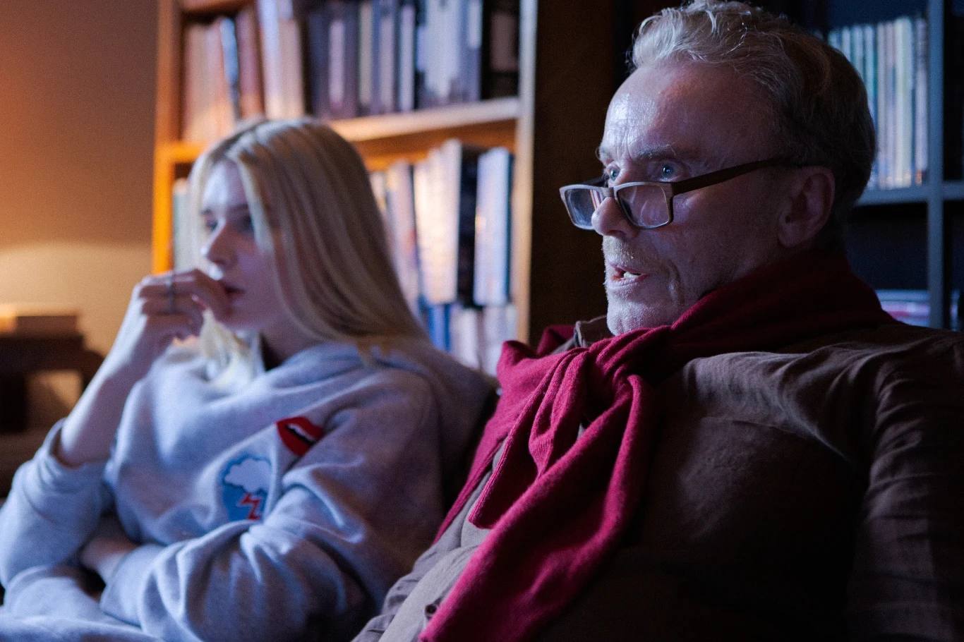 Mężczyźni jadą w odwiedziny do swojego ojca Gustawa (Daniel Olbrychski), który jest reżyserem filmowym. 