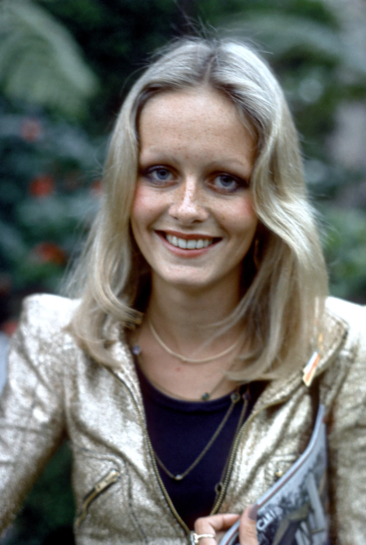 W 1997 ukazała się jej autobiografia, zatytułowana "Twiggy in Black and White". W 1997 ukazała się jej autobiografia, zatytułowana "Twiggy in Black and White".