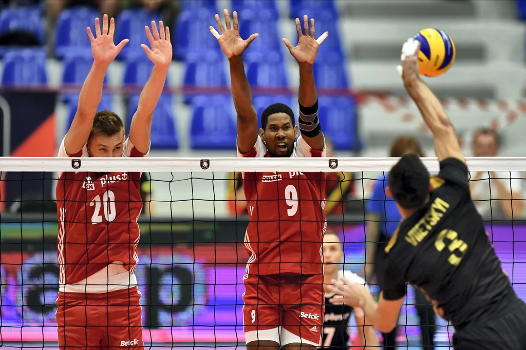 Mateusz Bieniek (L) i Wilfredo Leon (C) oraz Dmytro Wietskij (P) z Ukrainy Mateusz Bieniek (L) i Wilfredo Leon (C) oraz Dmytro Wietskij (P) z Ukrainy