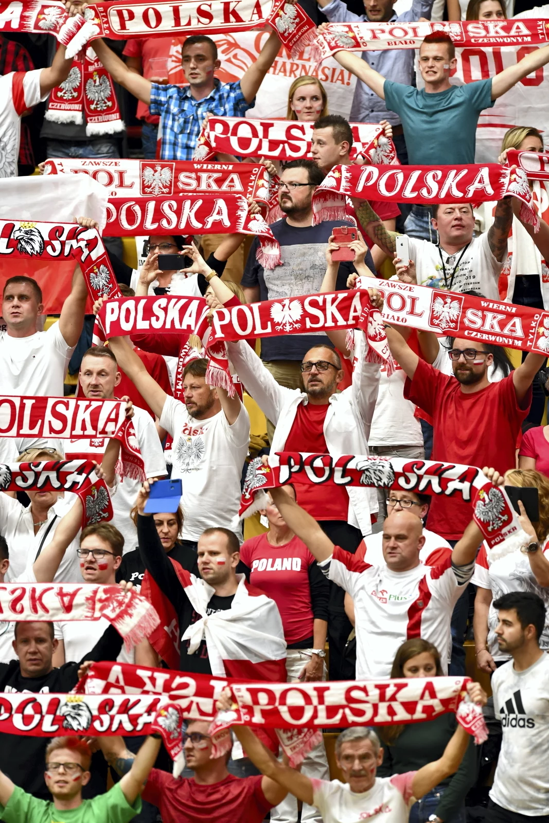Kibice reprezentacji Polski podczas meczu grupy D z Ukrainą na siatkarskich mistrzostwach Europy Kibice reprezentacji Polski podczas meczu grupy D z Ukrainą na siatkarskich mistrzostwach Europy