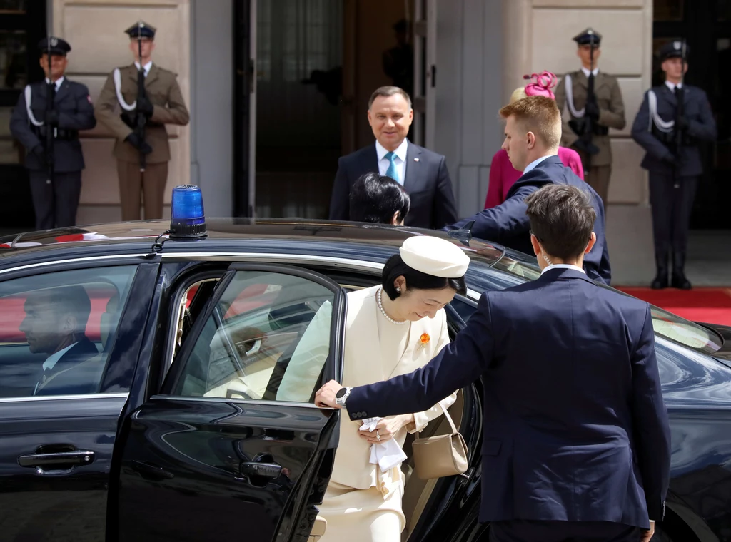 Katastrofalną wpadką była kolizja podczas wożenia japońskiej pary książęcej