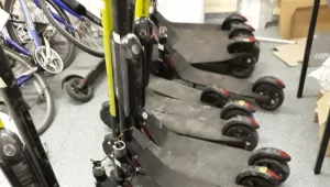 Mężczyźni ukradli ok. 60 hulajnóg