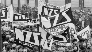 Pochód studentów Uniwersytetu Warszawskiego zorganizowany przez Niezależne Zrzeszenie Studentów 